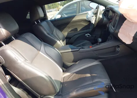 2023 Dodge Challenger Sxt z USA, uszkodzony, nr VIN 2C3CDZAG0PH566607